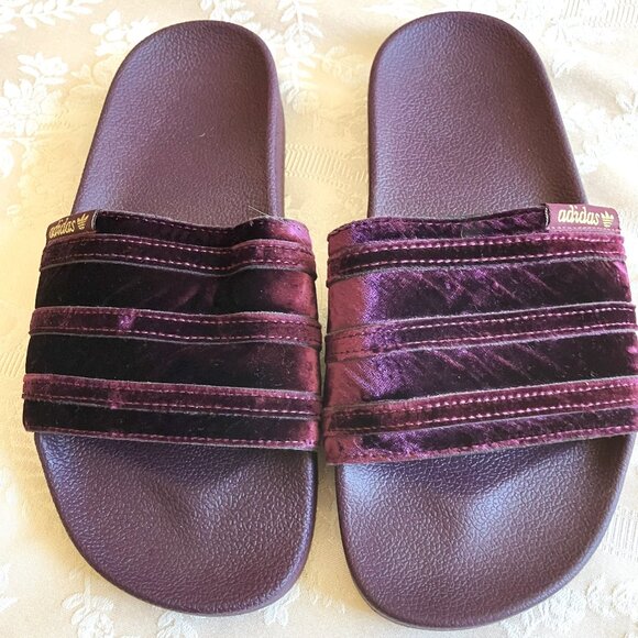Adidas Size 7 Purple Slides - Picture 1 of 3